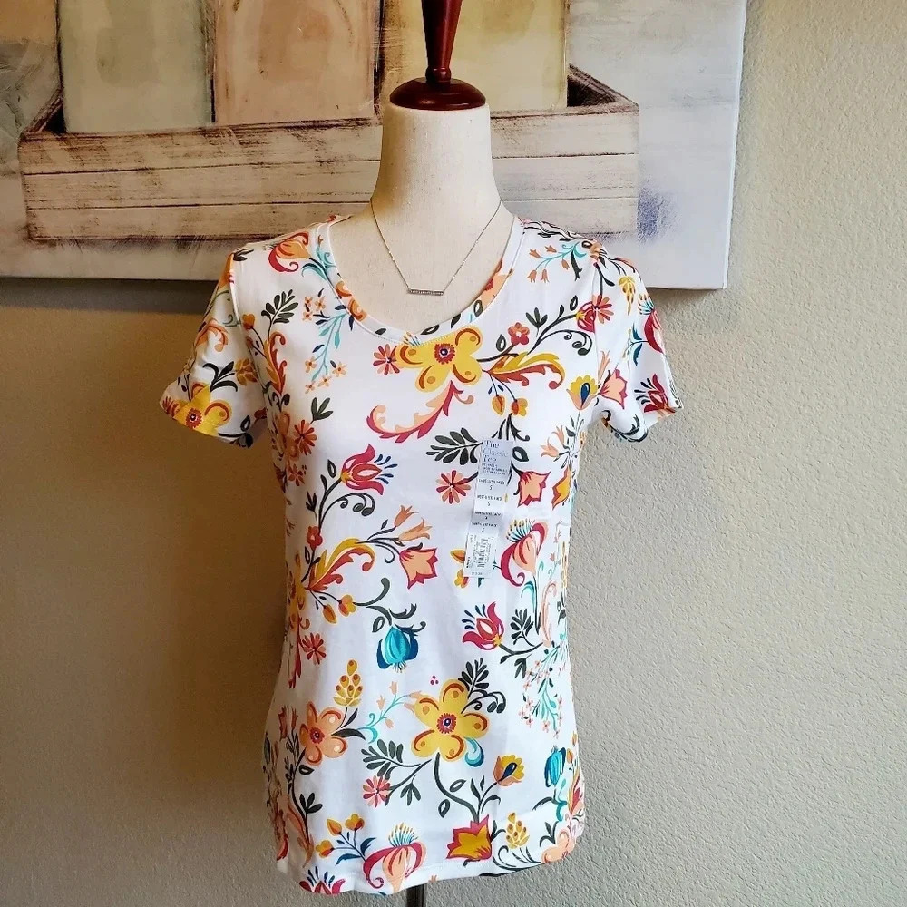 CROFT & BARROW | Essential V-Neck T-Shirt in White Floral sz S - Picture 1 of 8
